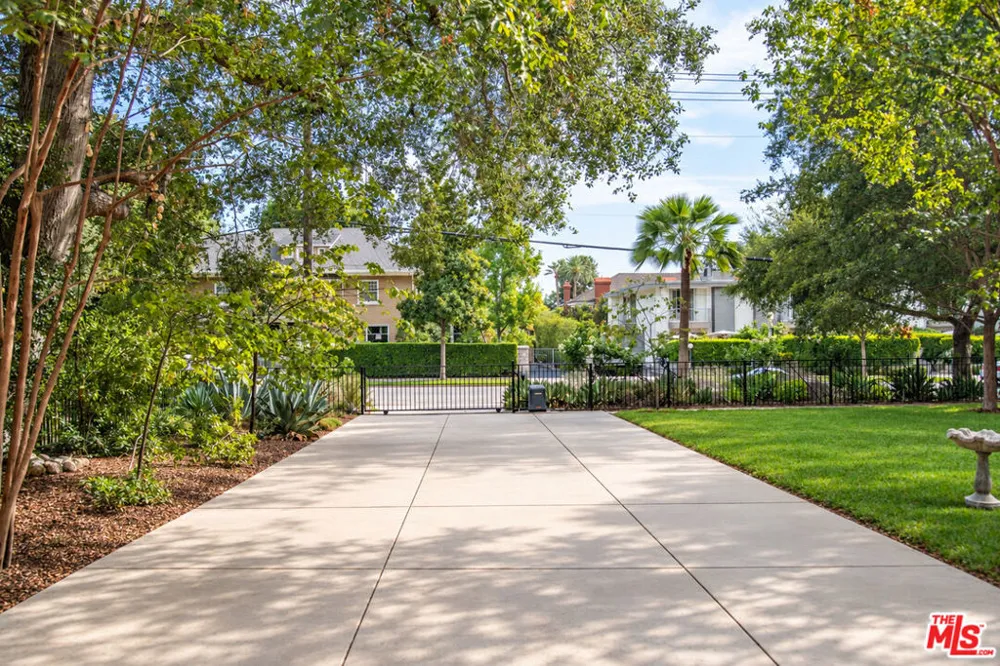 379 Bellefontaine Street Pasadena, CA 91105