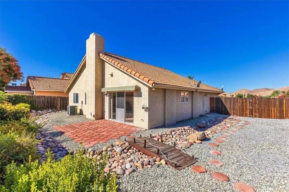 852 Arena Court Hemet, CA 92545