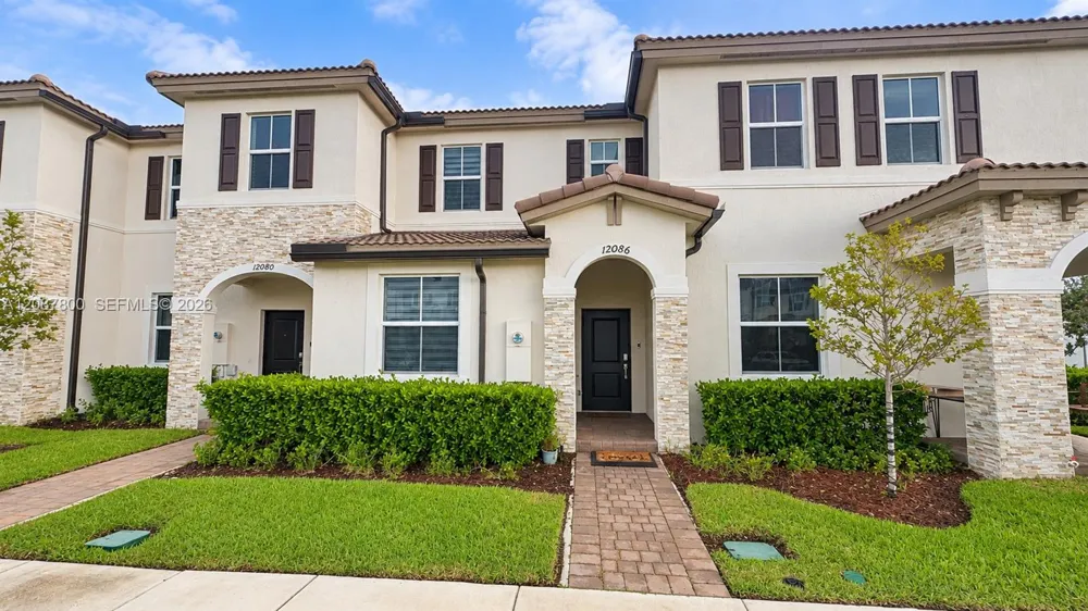 12086 NW 24th Pl Miami, FL 33167