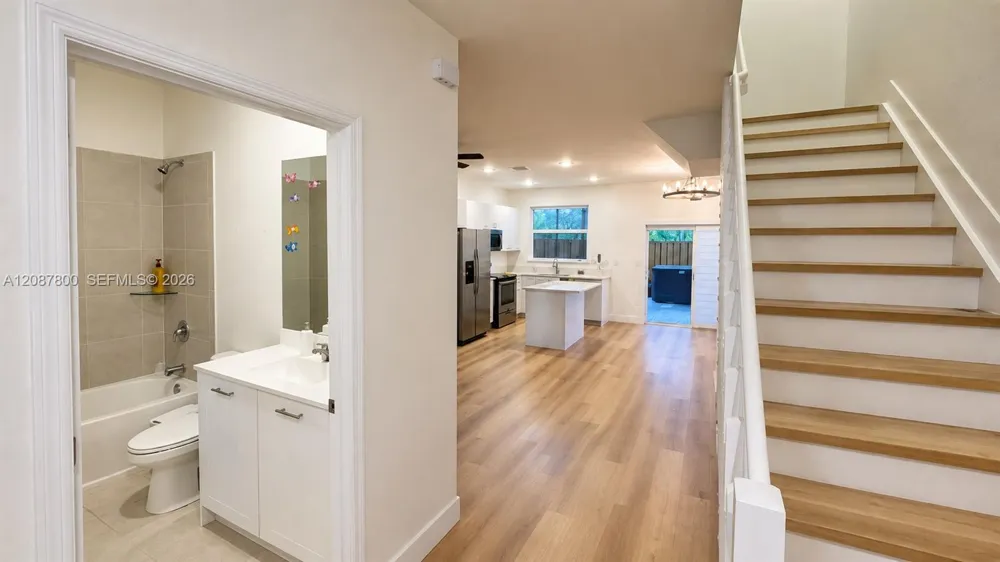 12086 NW 24th Pl Miami, FL 33167