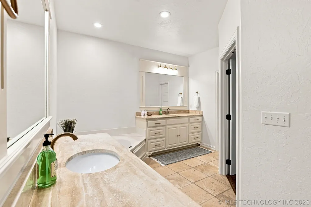 414 W 128th Street S Jenks, OK 74037
