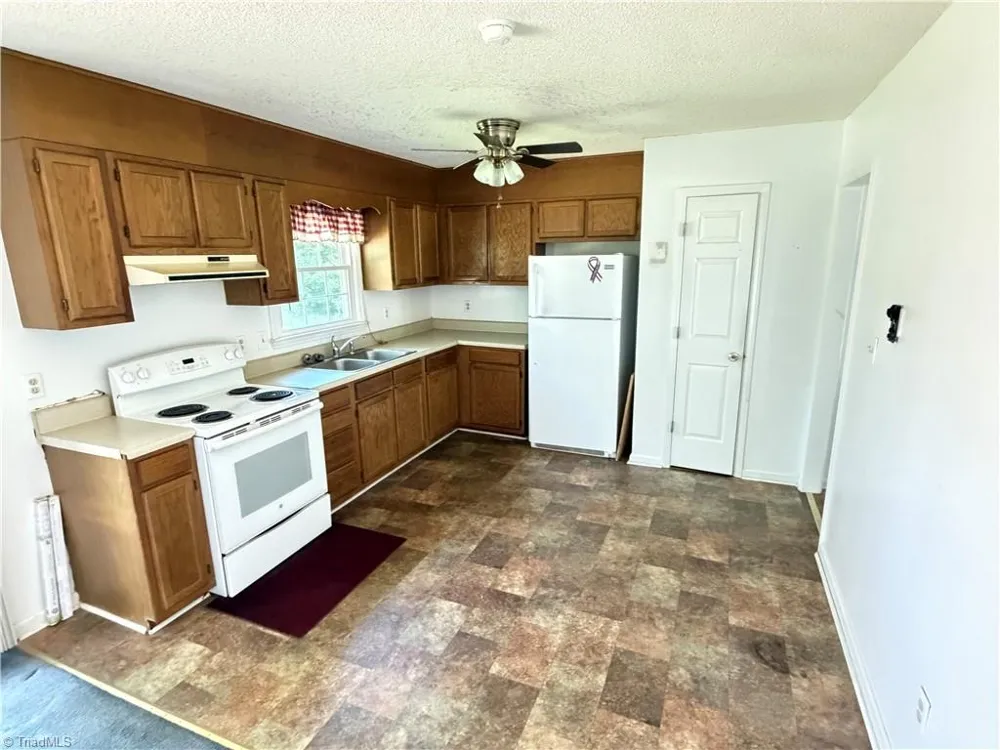3017 Wendover Avenue Greensboro, NC 27405
