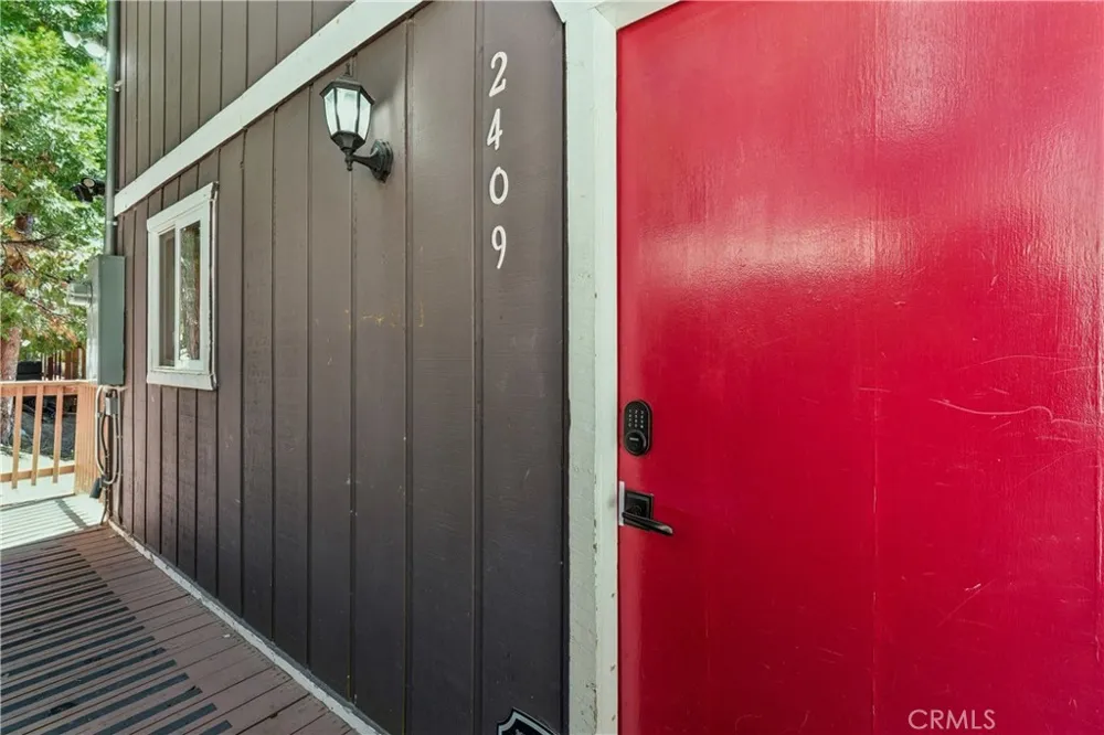 2409 Spring Oak Running Springs, CA 92382