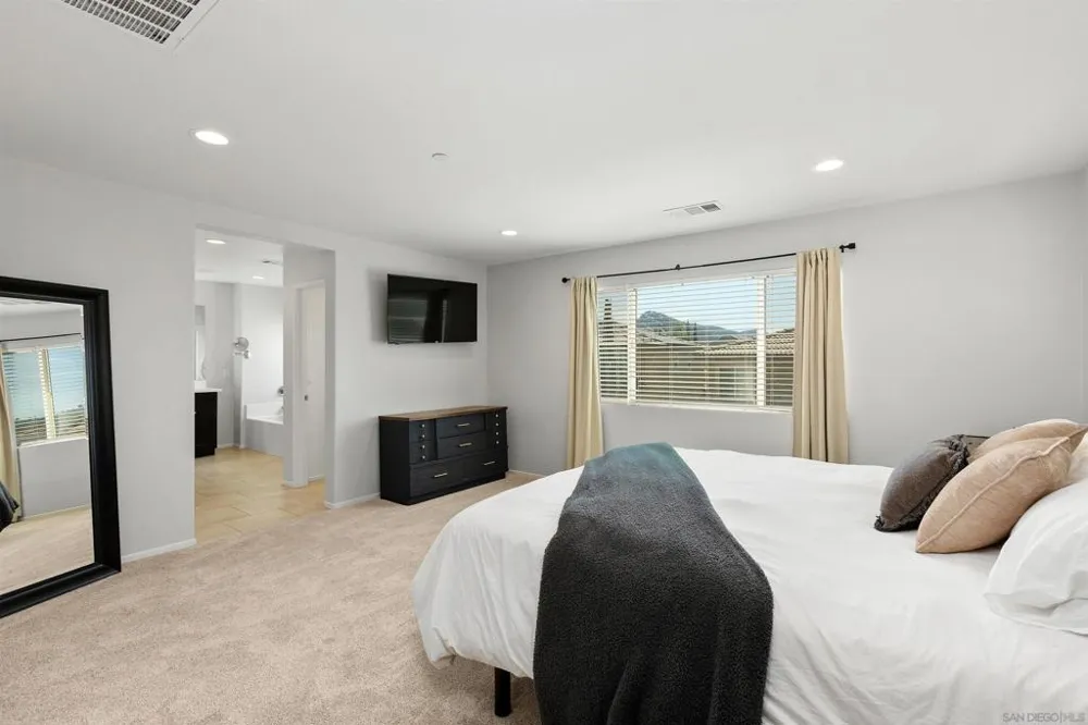 35769 Asturian Way Fallbrook, CA 92028