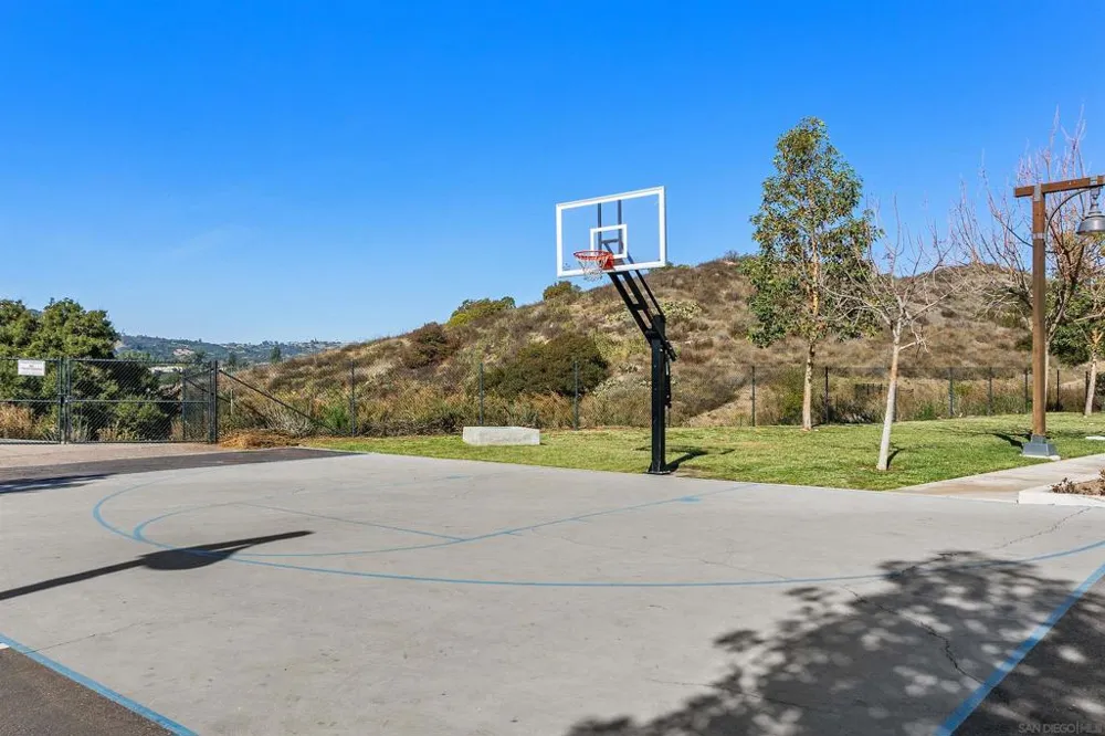 35769 Asturian Way Fallbrook, CA 92028
