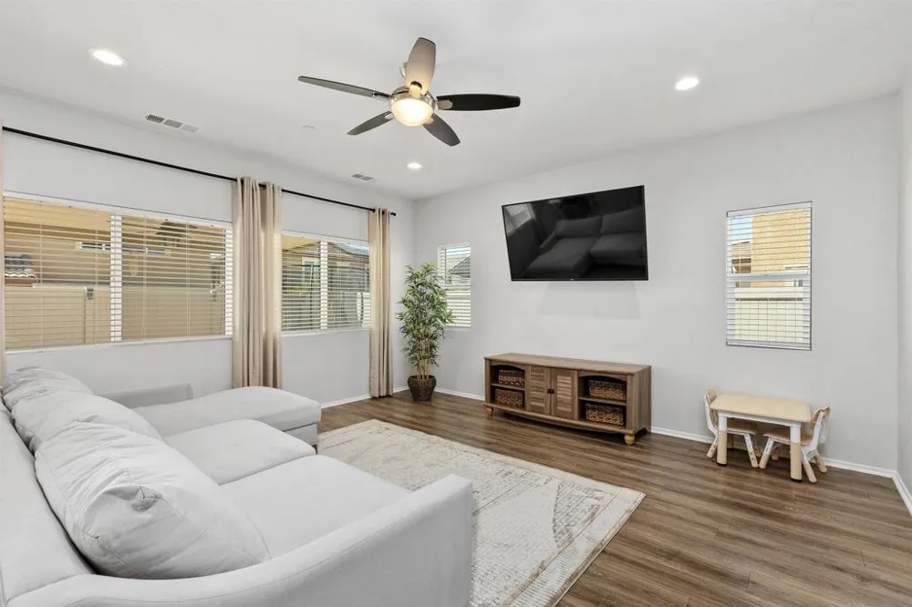 35769 Asturian Way Fallbrook, CA 92028