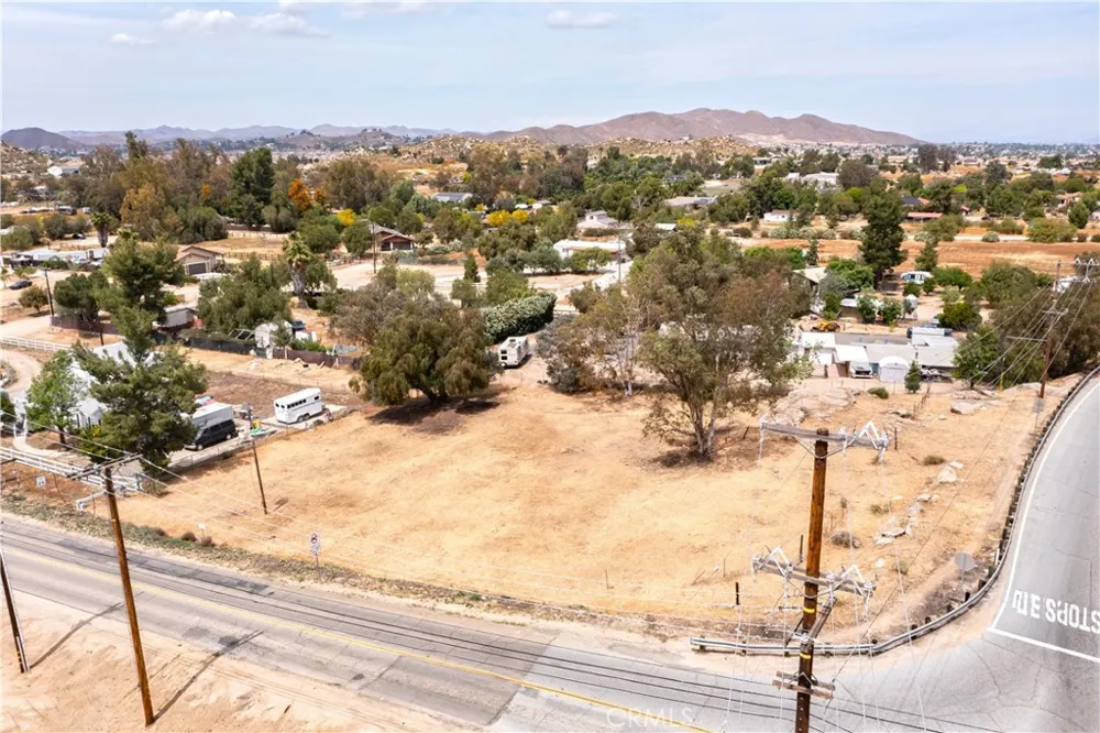 30970 Melvin Menifee, CA 92584