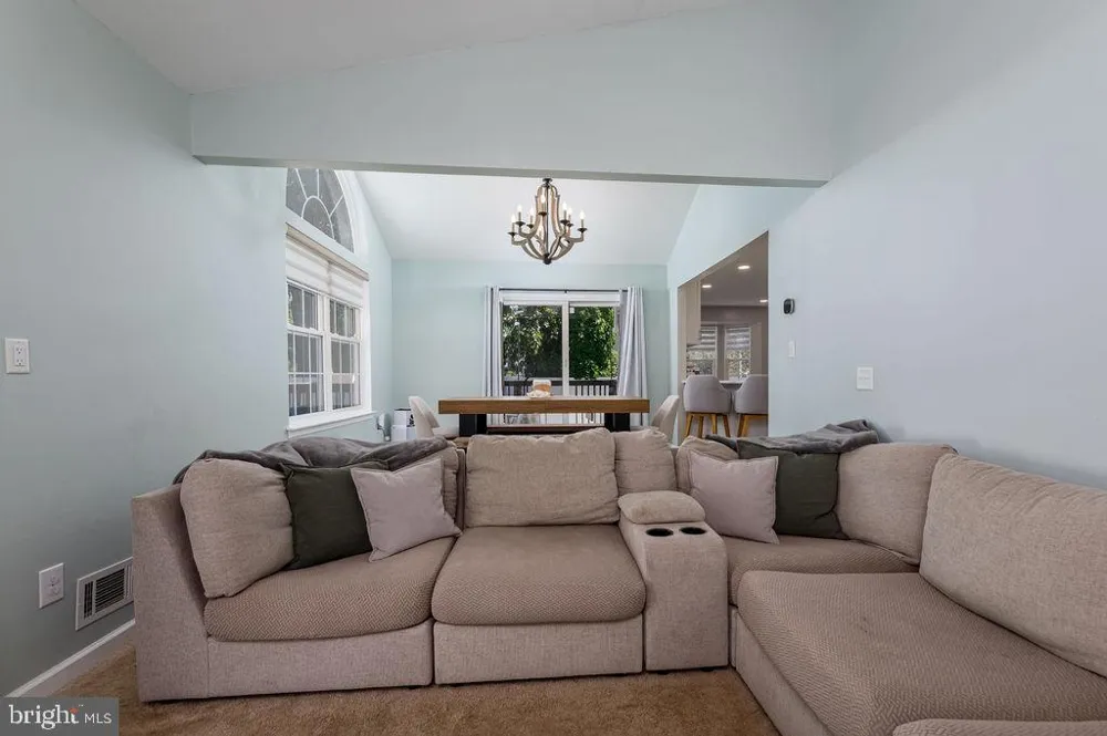1010 MARINER Manahawkin, NJ 08050