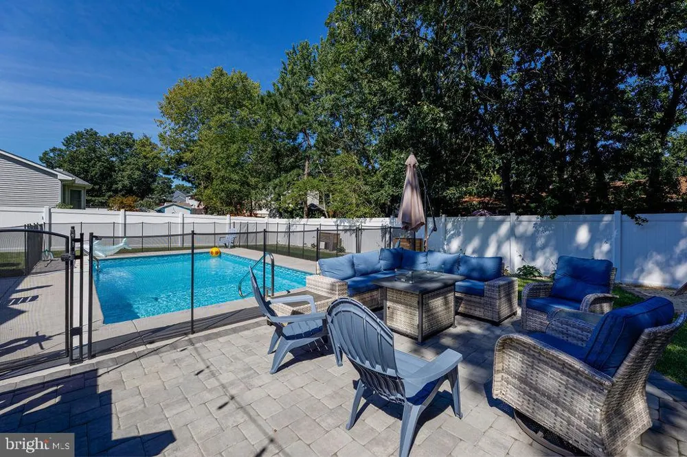 1010 MARINER Manahawkin, NJ 08050