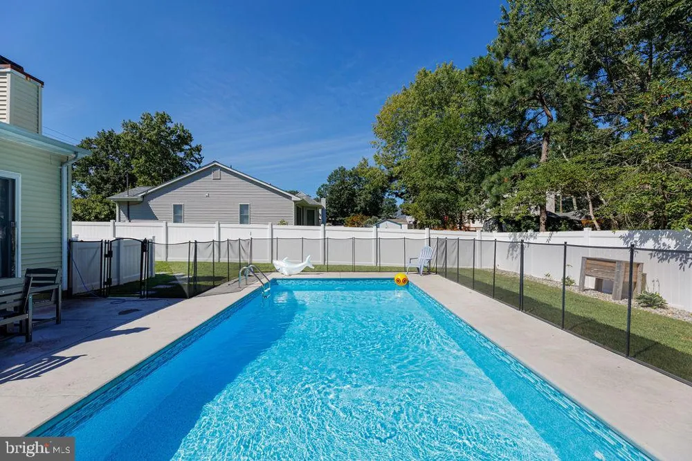 1010 MARINER Manahawkin, NJ 08050