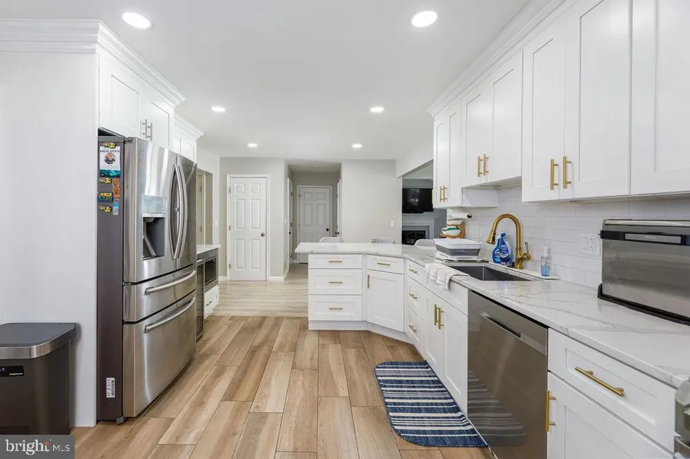 1010 MARINER Manahawkin, NJ 08050