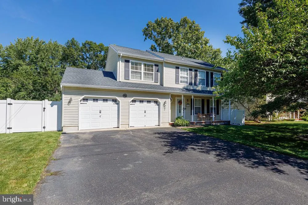 1010 MARINER Manahawkin, NJ 08050