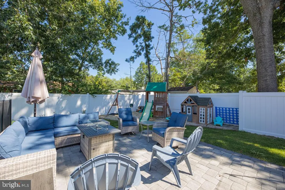 1010 MARINER Manahawkin, NJ 08050