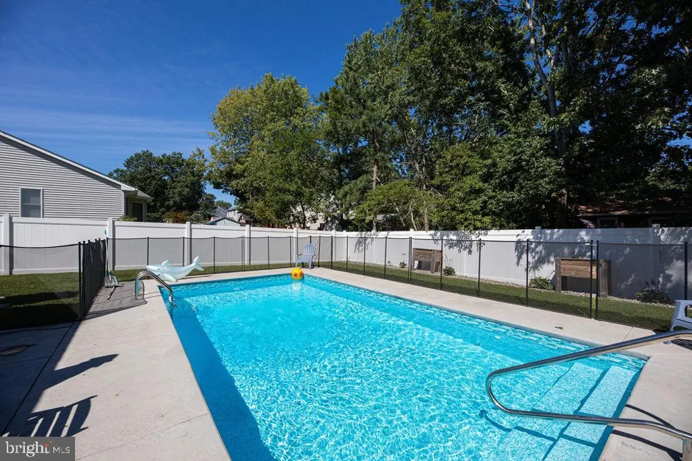 1010 MARINER Manahawkin, NJ 08050