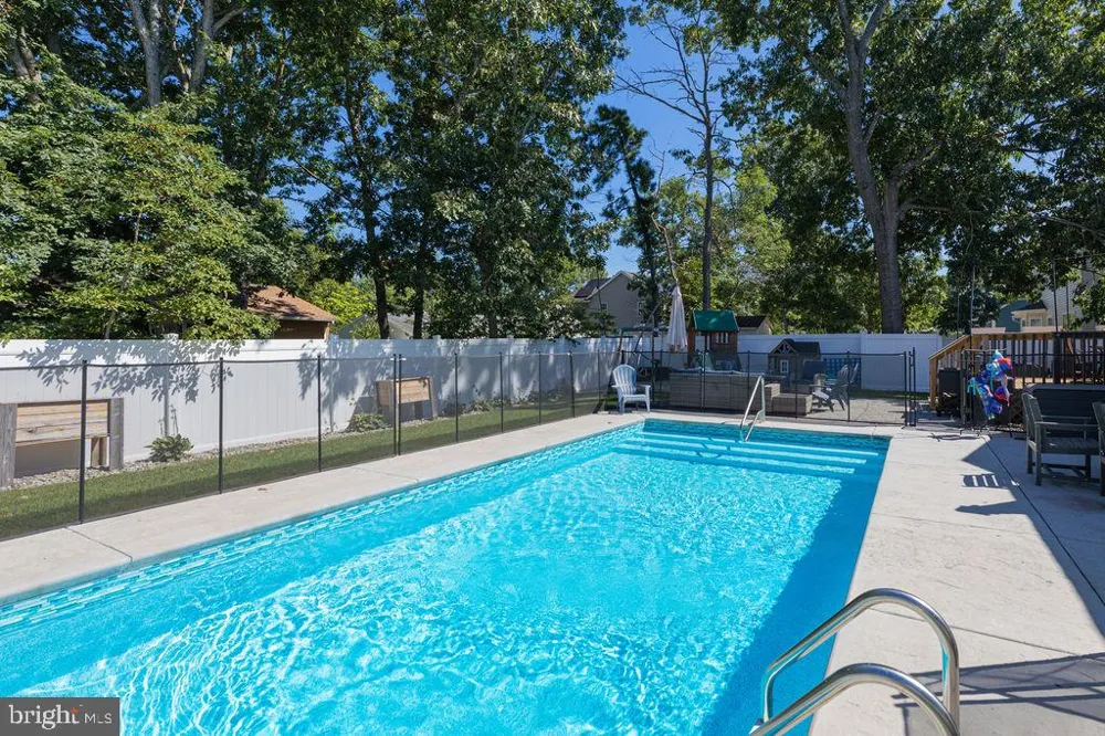 1010 MARINER Manahawkin, NJ 08050
