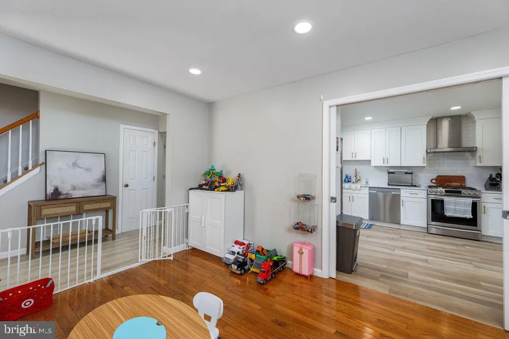 1010 MARINER Manahawkin, NJ 08050