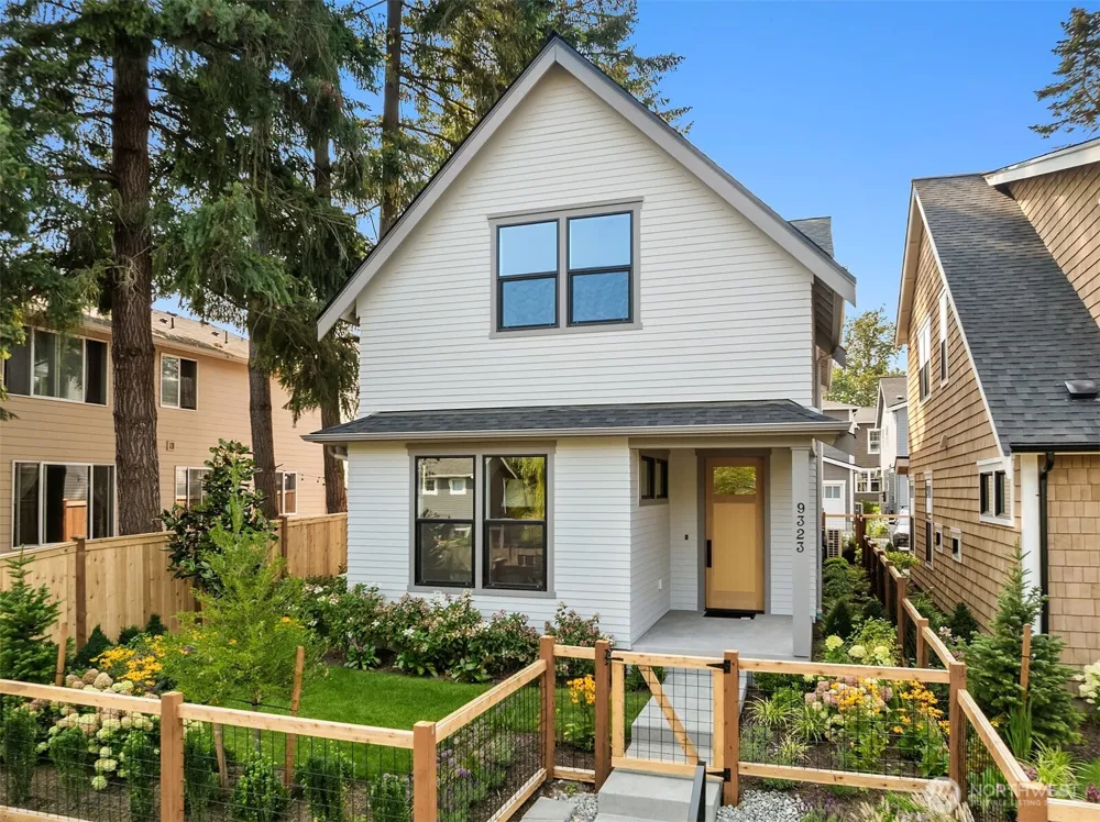 9323 126th Avenue NE Kirkland, WA 98033