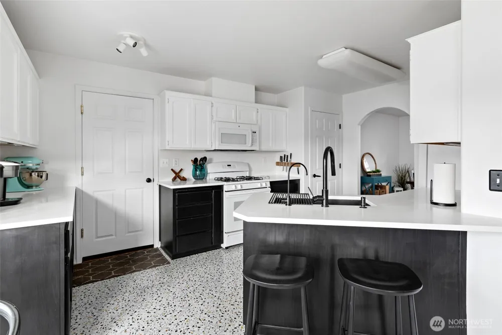 1589 SW Victory Street Oak Harbor, WA 98277