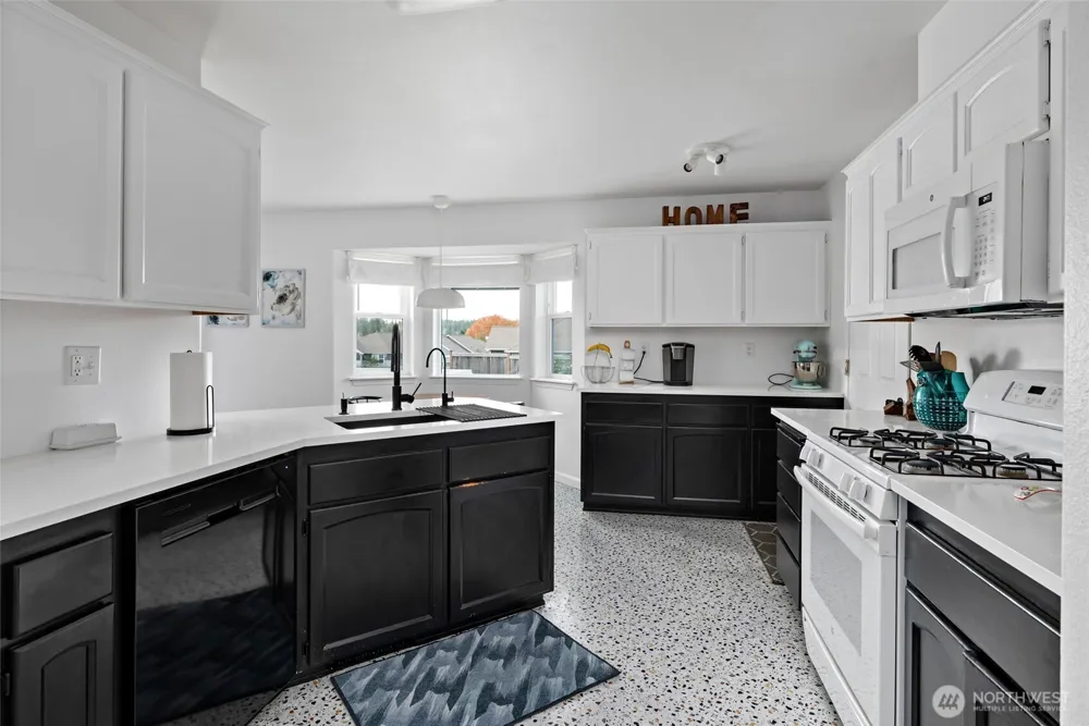 1589 SW Victory Street Oak Harbor, WA 98277