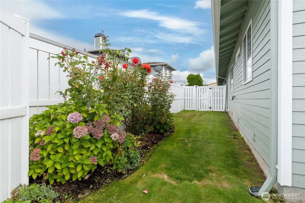 1811 F STREET SE #14 Auburn, WA 98002