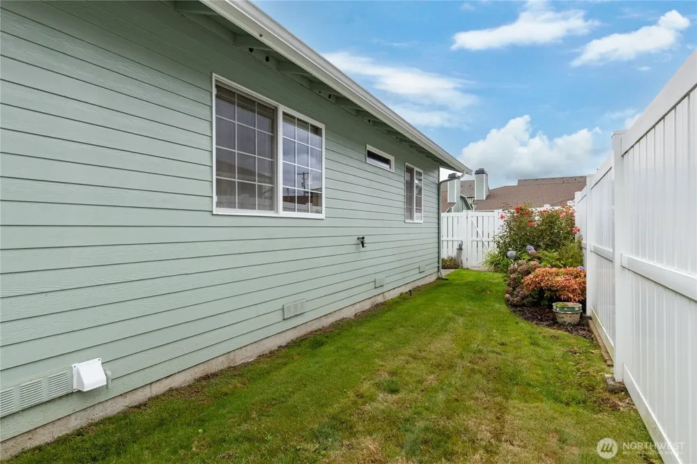 1811 F STREET SE #14 Auburn, WA 98002