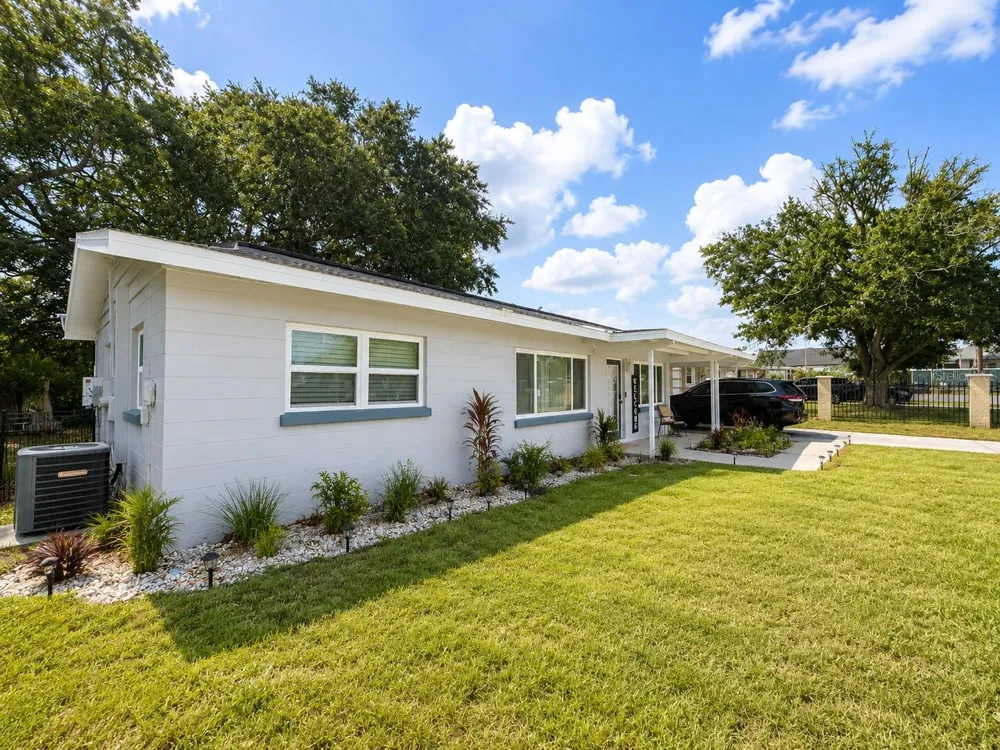 105 MARGARET STREET Auburndale, FL 33823