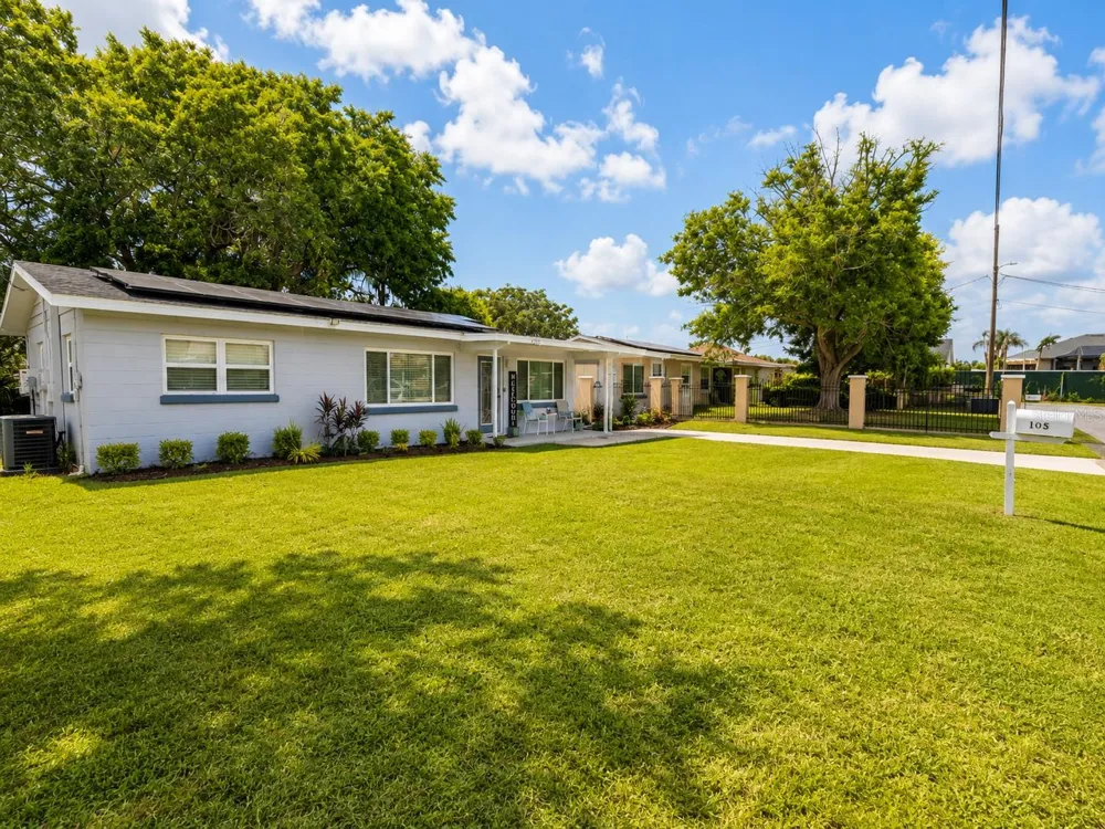 105 MARGARET STREET Auburndale, FL 33823