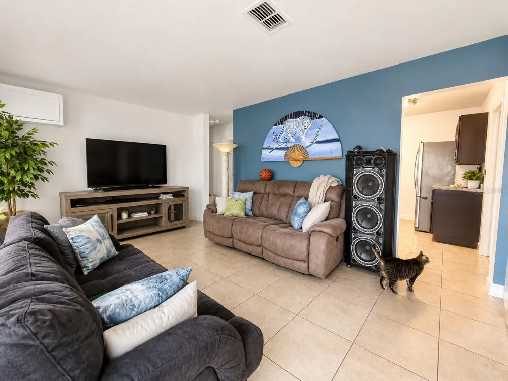 105 MARGARET STREET Auburndale, FL 33823