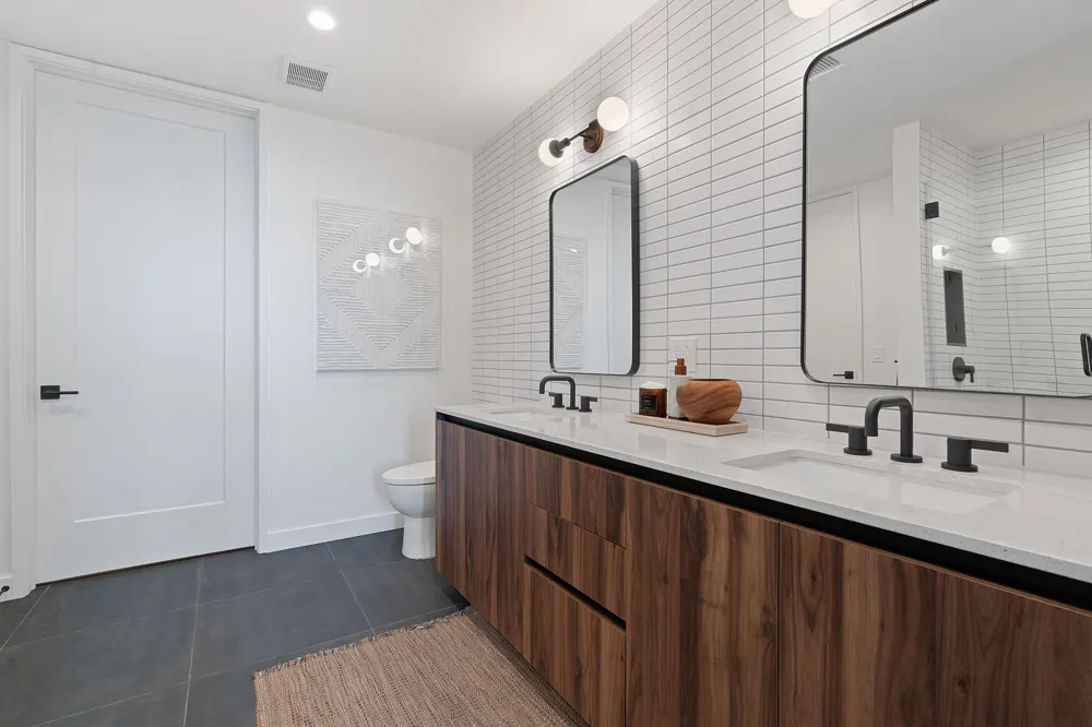 84 East Avenue #1705 Austin, TX 78701