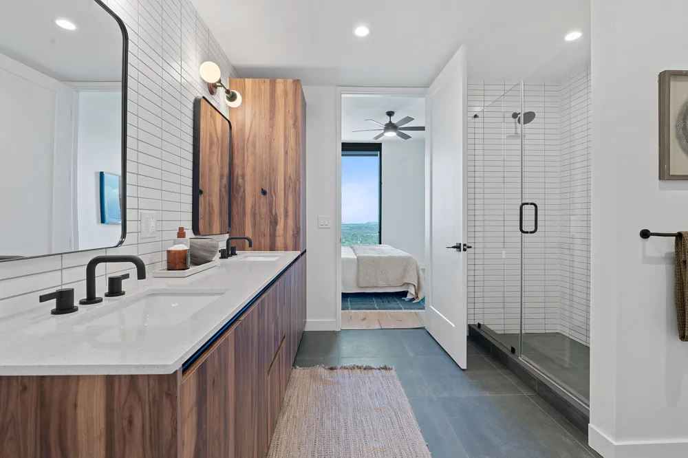 84 East Avenue #1705 Austin, TX 78701