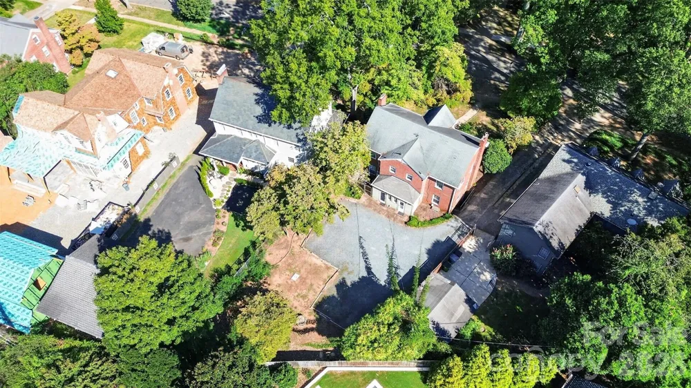823-825 Henley Place Charlotte, NC 28207