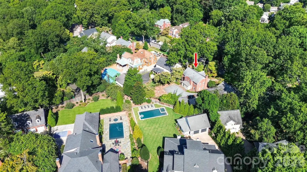 823-825 Henley Place Charlotte, NC 28207