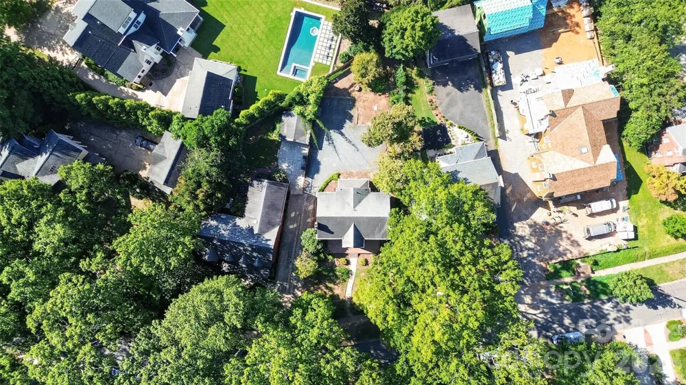 823-825 Henley Place Charlotte, NC 28207