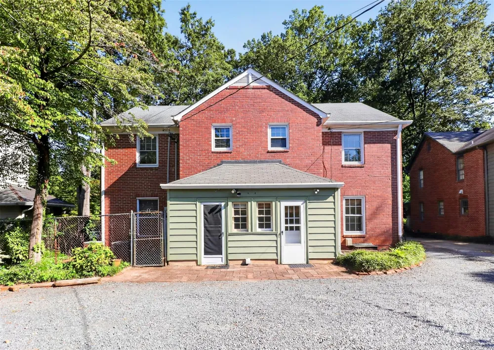 823-825 Henley Place Charlotte, NC 28207