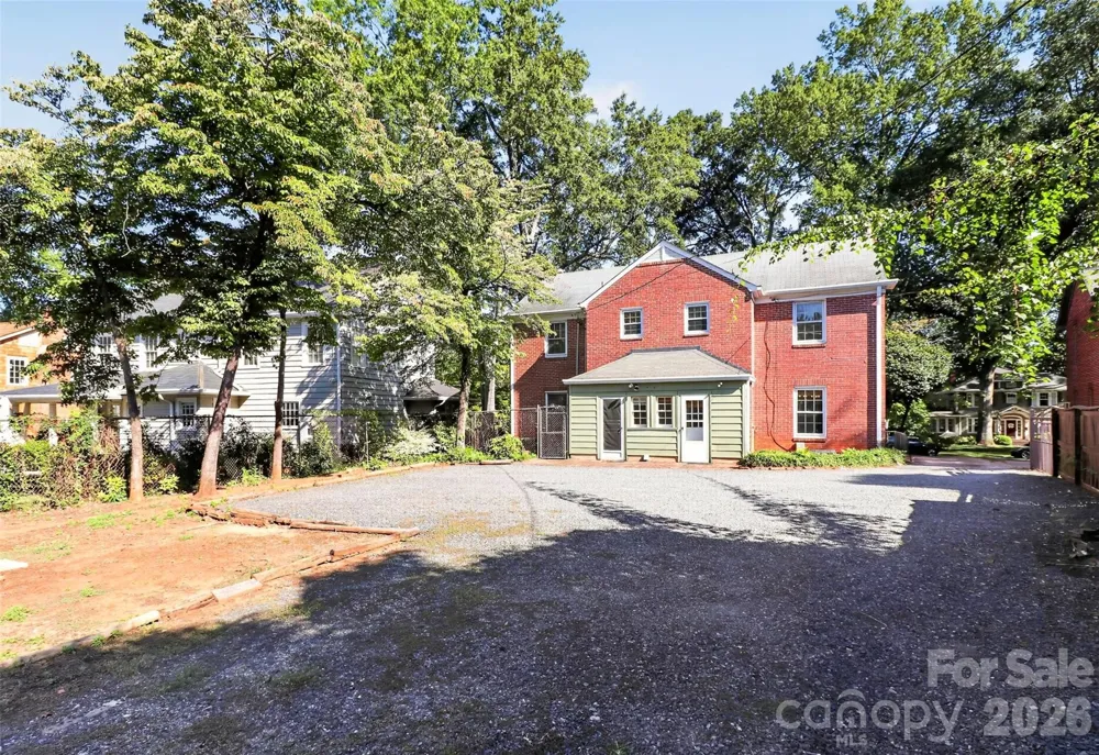 823-825 Henley Place Charlotte, NC 28207
