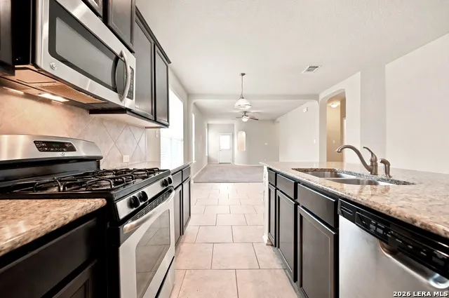 10220 Colonel Rdg Schertz, TX 78154