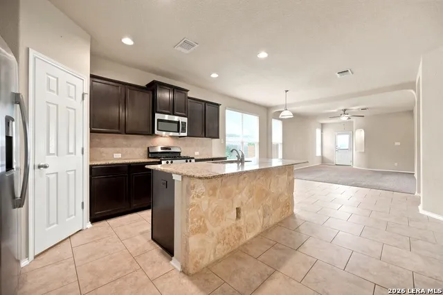 10220 Colonel Rdg Schertz, TX 78154