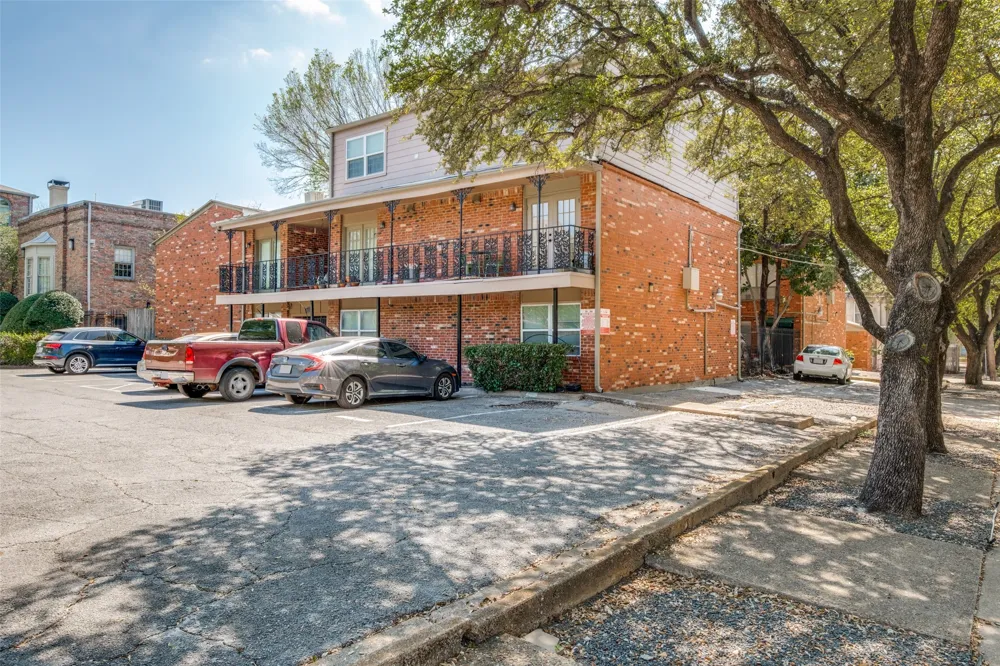 4525 Gilbert #204 Dallas, TX 75219