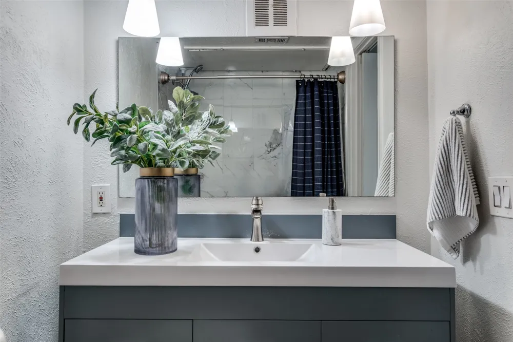 4525 Gilbert #204 Dallas, TX 75219