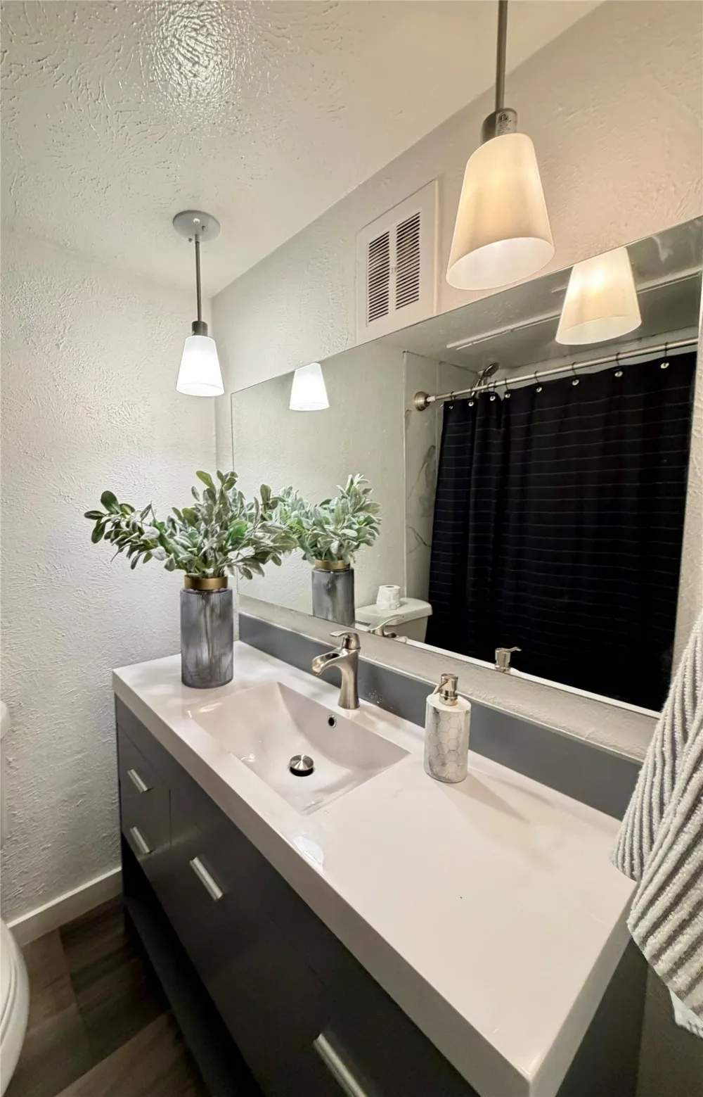 4525 Gilbert #204 Dallas, TX 75219