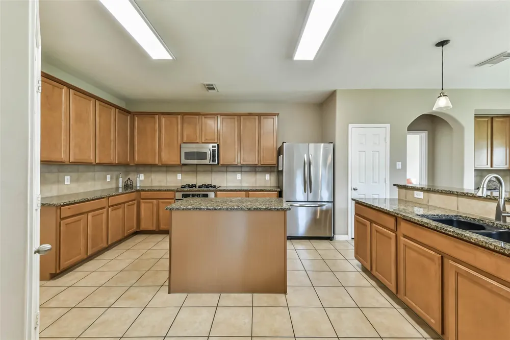 12206 Bell Creek Drive Pearland, TX 77584