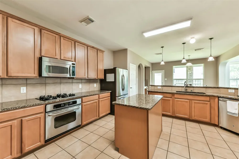 12206 Bell Creek Drive Pearland, TX 77584