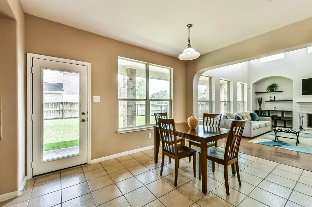 12206 Bell Creek Drive Pearland, TX 77584