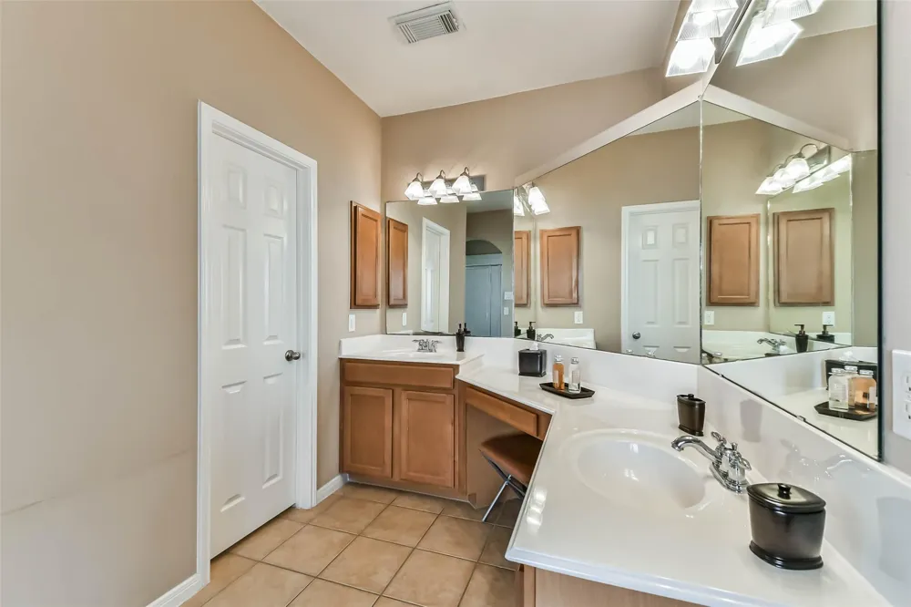 12206 Bell Creek Drive Pearland, TX 77584