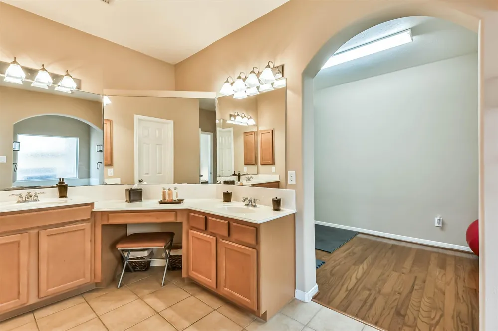 12206 Bell Creek Drive Pearland, TX 77584