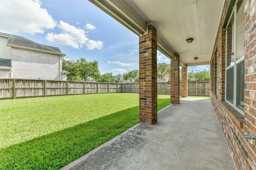 12206 Bell Creek Drive Pearland, TX 77584