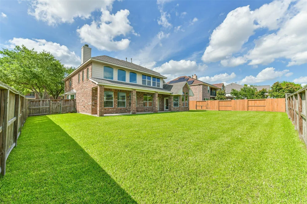 12206 Bell Creek Drive Pearland, TX 77584