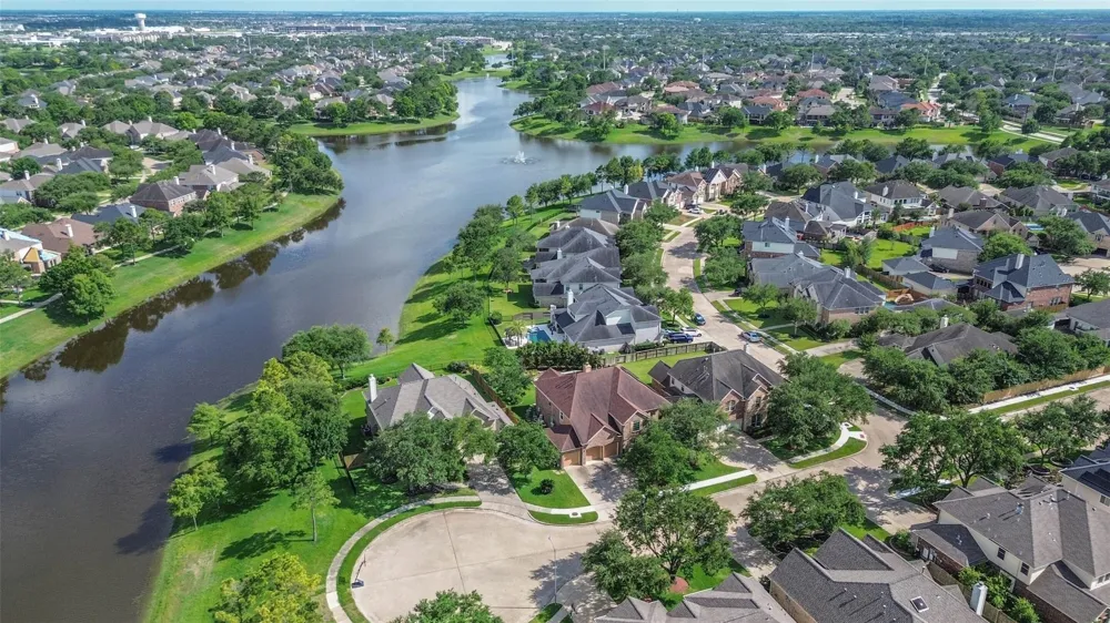 12206 Bell Creek Drive Pearland, TX 77584