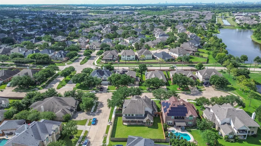 12206 Bell Creek Drive Pearland, TX 77584