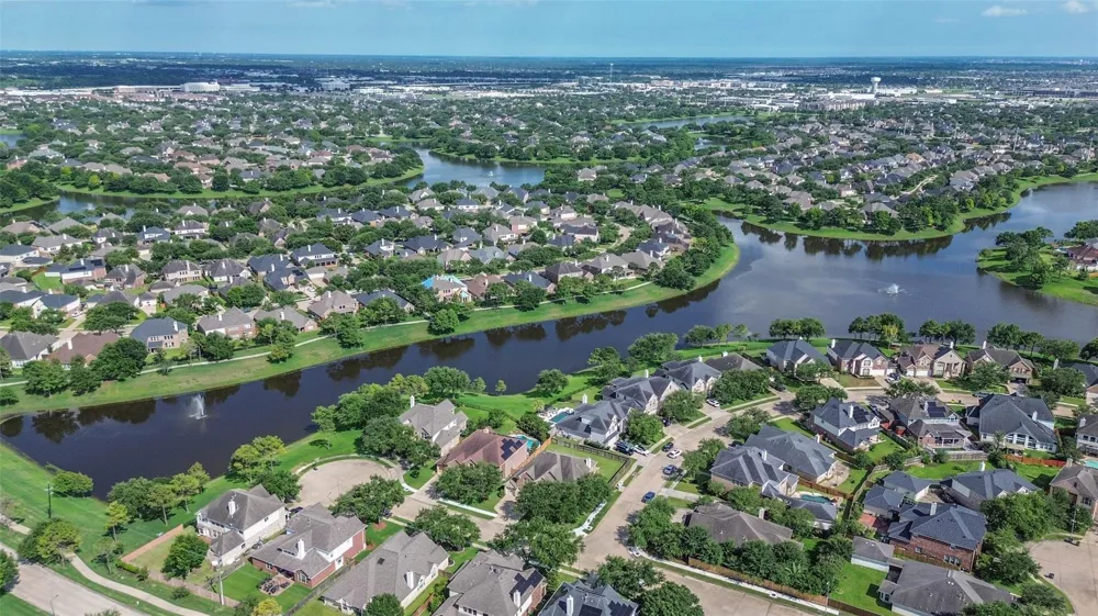 12206 Bell Creek Drive Pearland, TX 77584